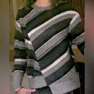 Vera Wang (Simply Vera) Stripe Asymmetrical hem Soft texture Sz. S Sweater